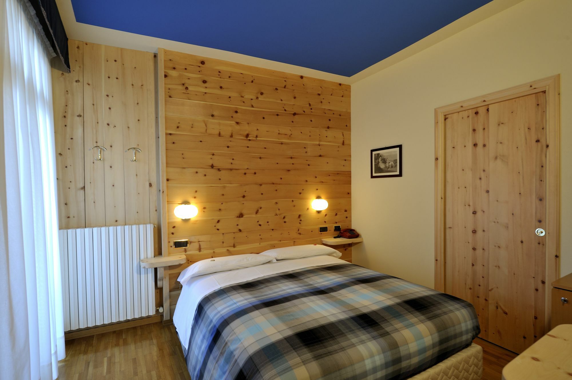 Meuble Garni Della Contea Hotel Bormio Exterior foto