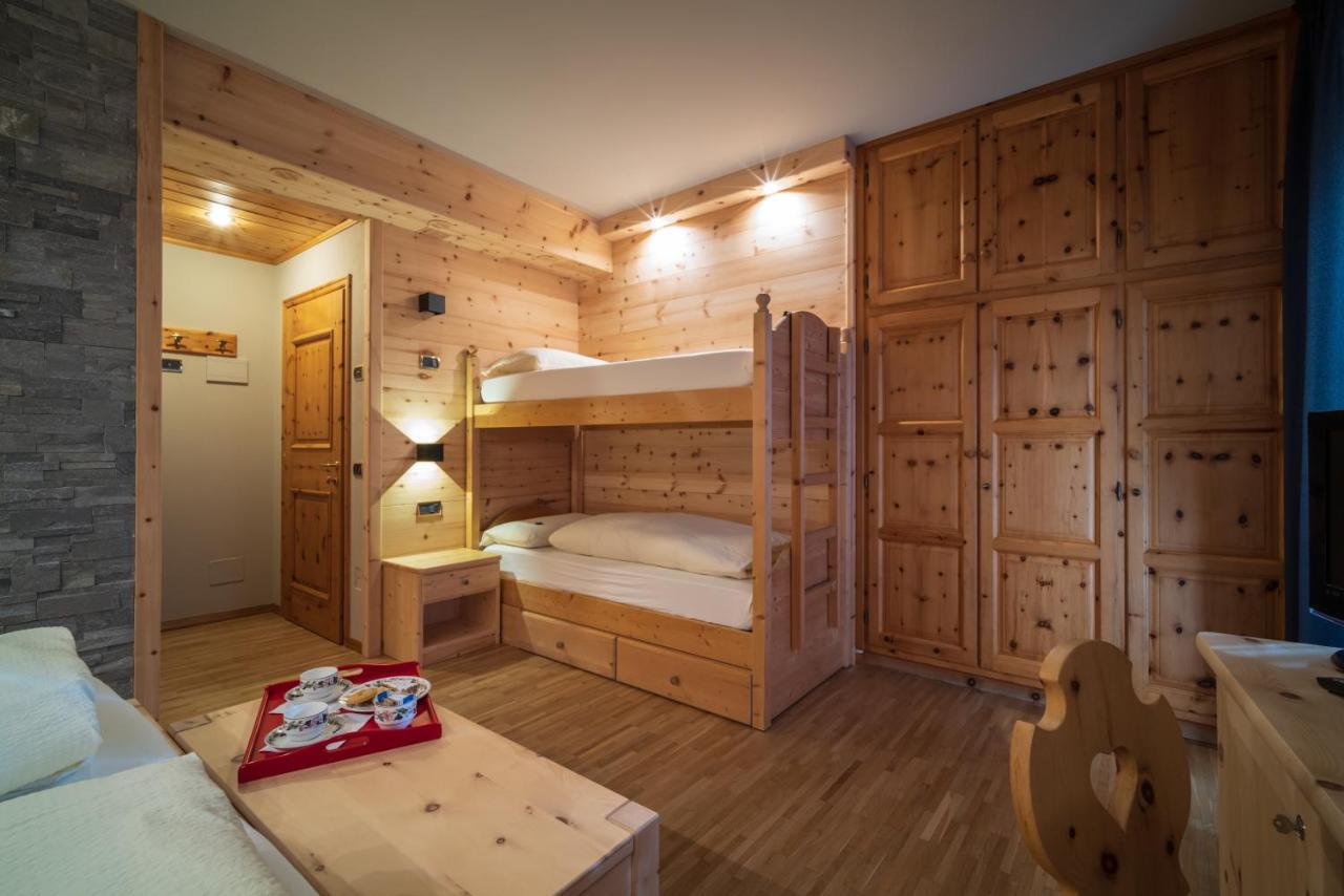 Meuble Garni Della Contea Hotel Bormio Exterior foto